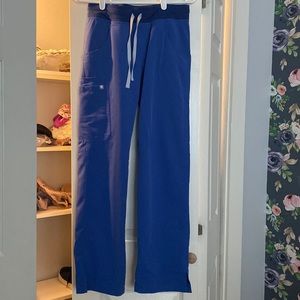 Xs figs regular length blue cargo scrub pants